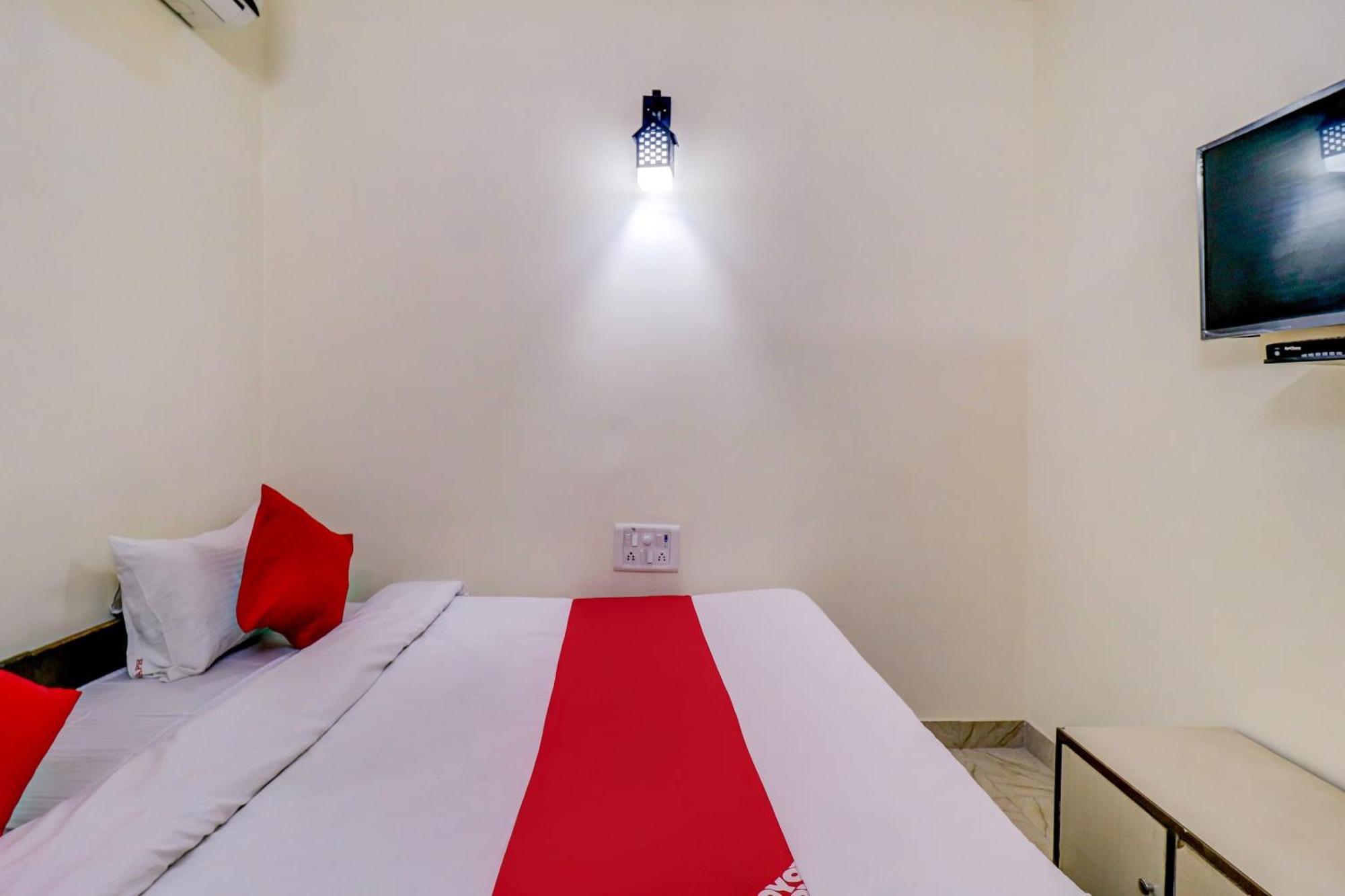 Hotel O Rs Hotels Near Pitampura Metro Δελχί Εξωτερικό φωτογραφία