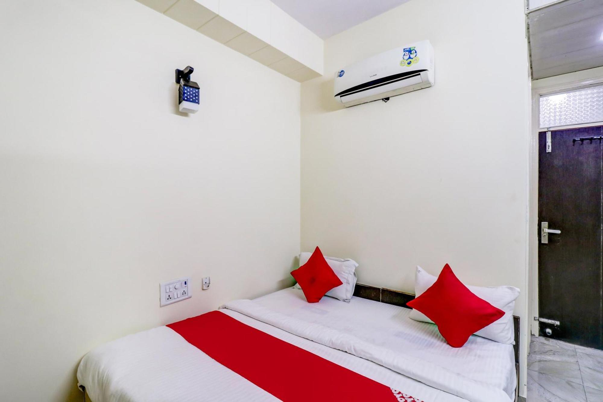 Hotel O Rs Hotels Near Pitampura Metro Δελχί Εξωτερικό φωτογραφία
