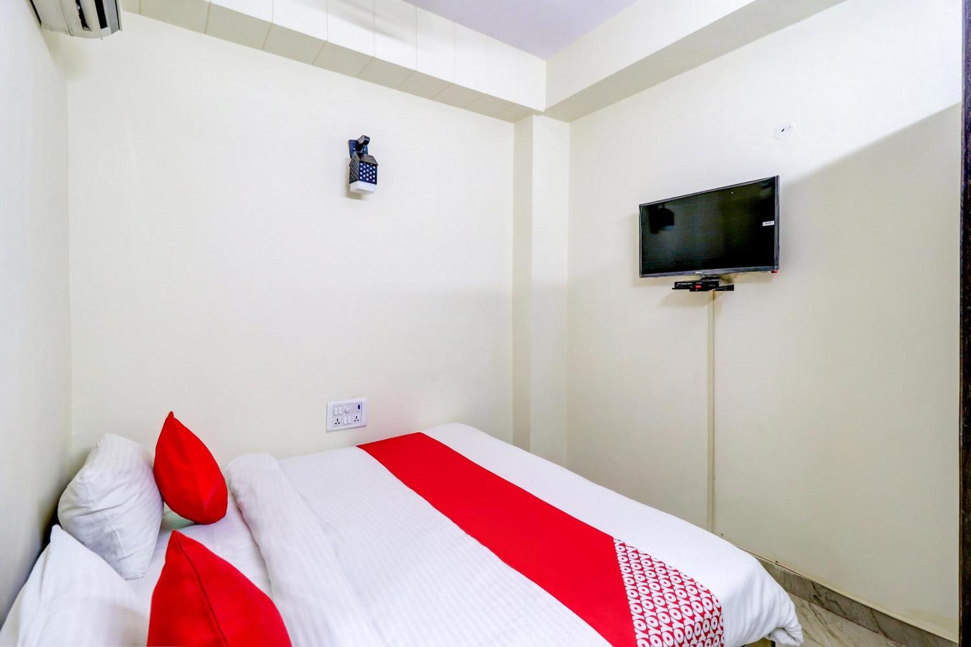 Hotel O Rs Hotels Near Pitampura Metro Δελχί Εξωτερικό φωτογραφία