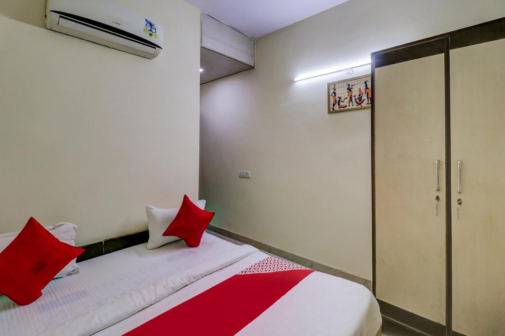 Hotel O Rs Hotels Near Pitampura Metro Δελχί Εξωτερικό φωτογραφία