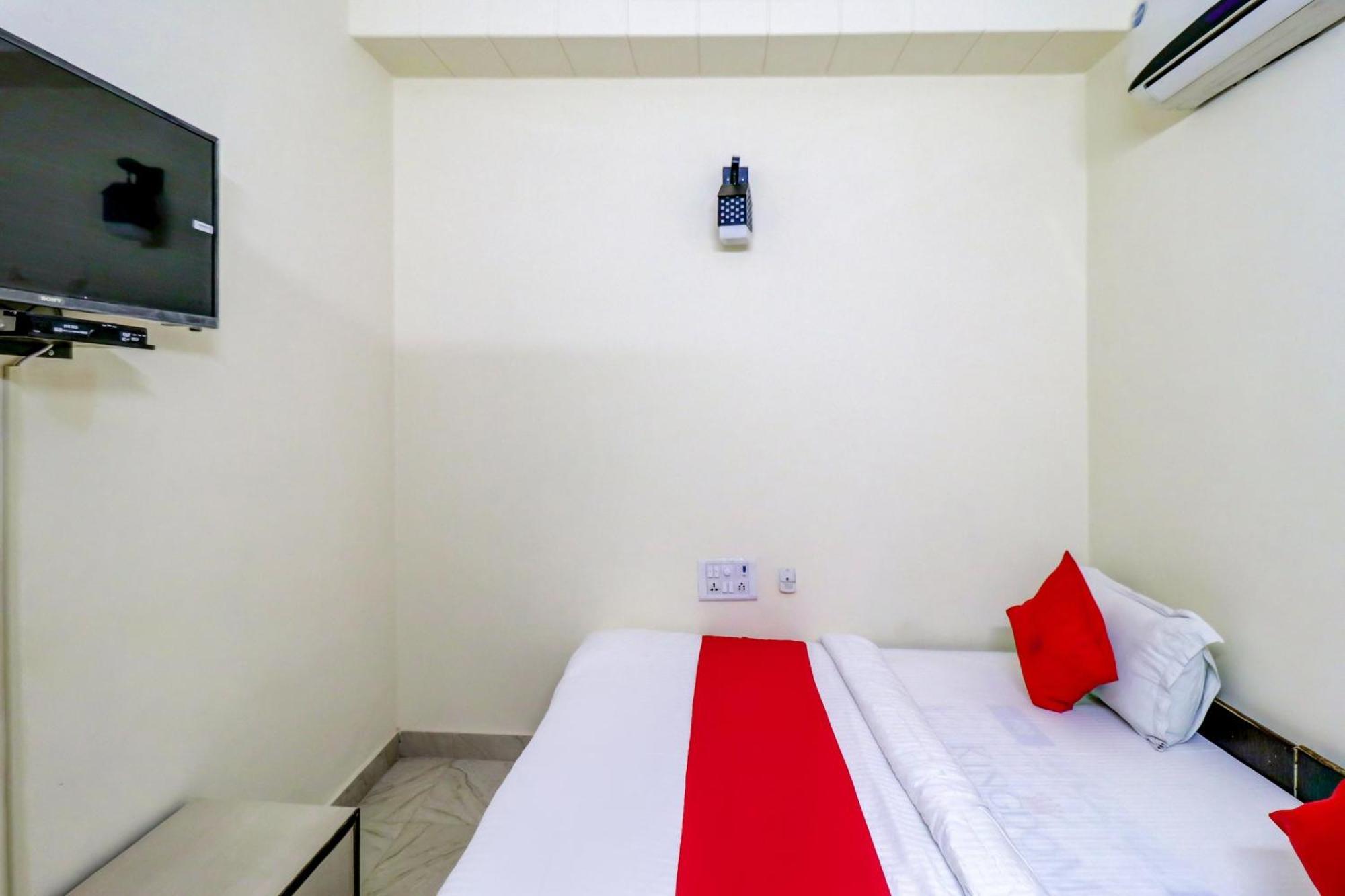 Hotel O Rs Hotels Near Pitampura Metro Δελχί Εξωτερικό φωτογραφία