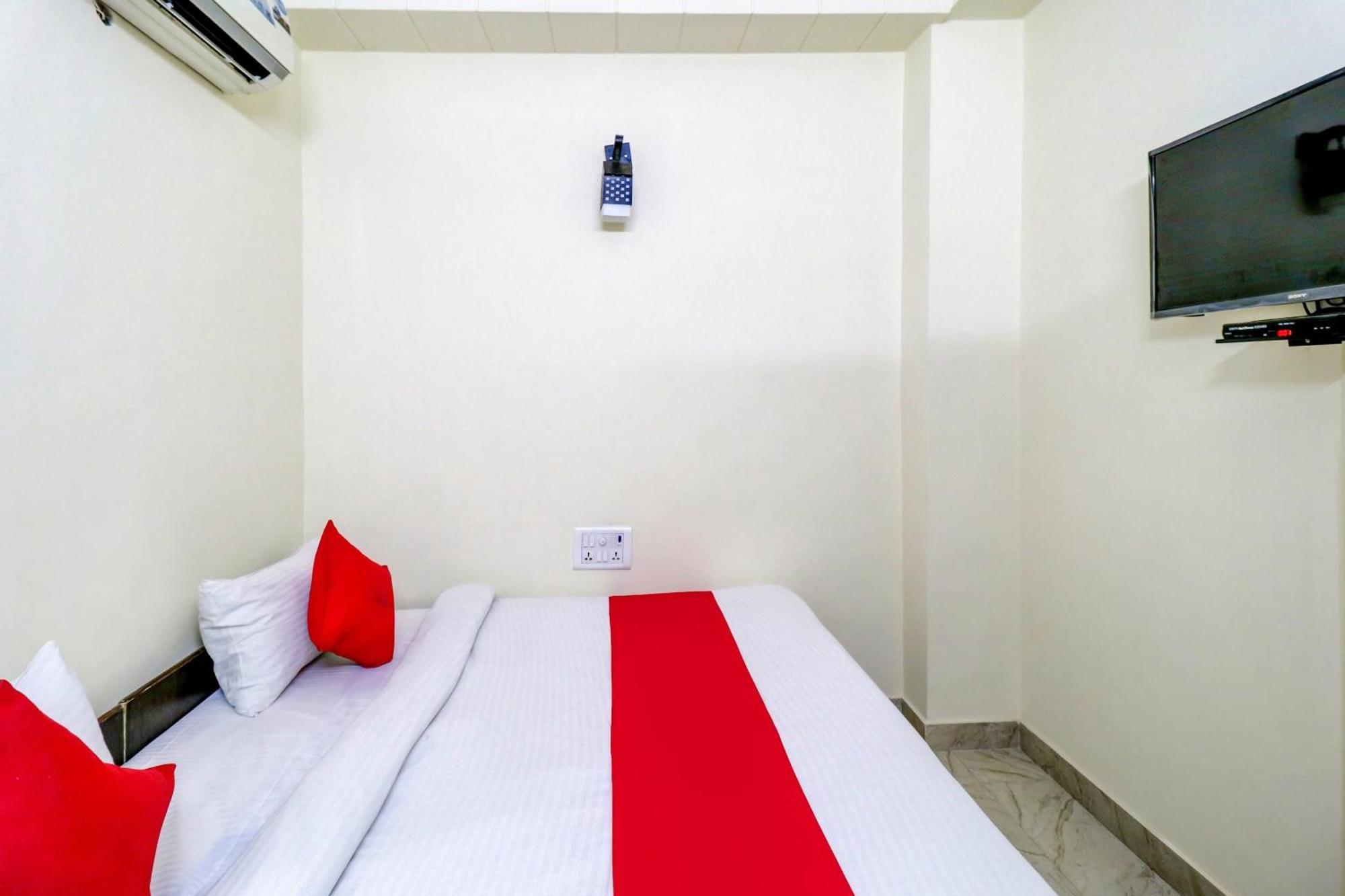 Hotel O Rs Hotels Near Pitampura Metro Δελχί Εξωτερικό φωτογραφία