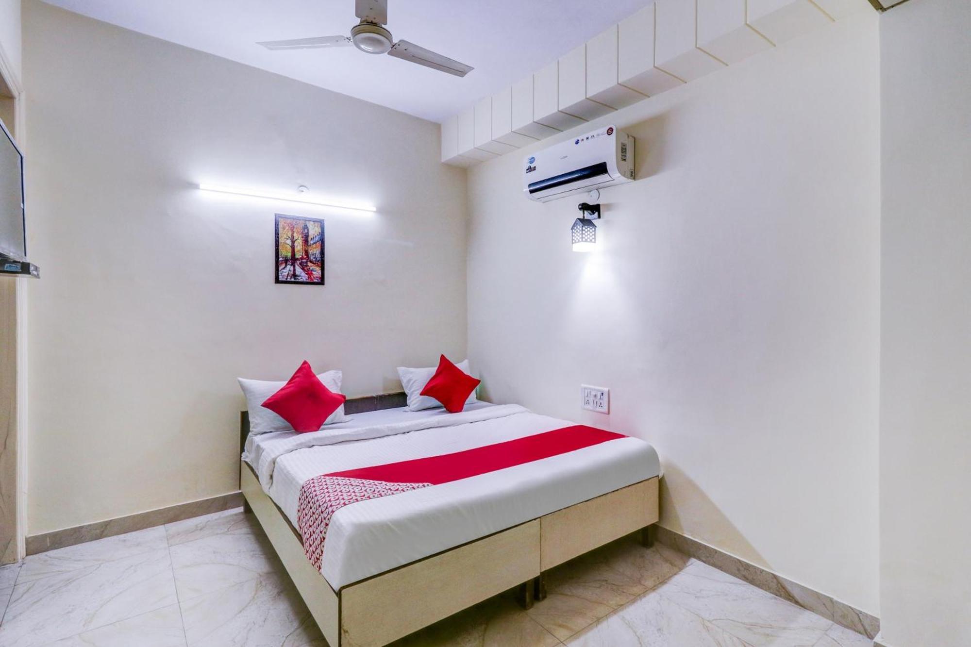 Hotel O Rs Hotels Near Pitampura Metro Δελχί Εξωτερικό φωτογραφία