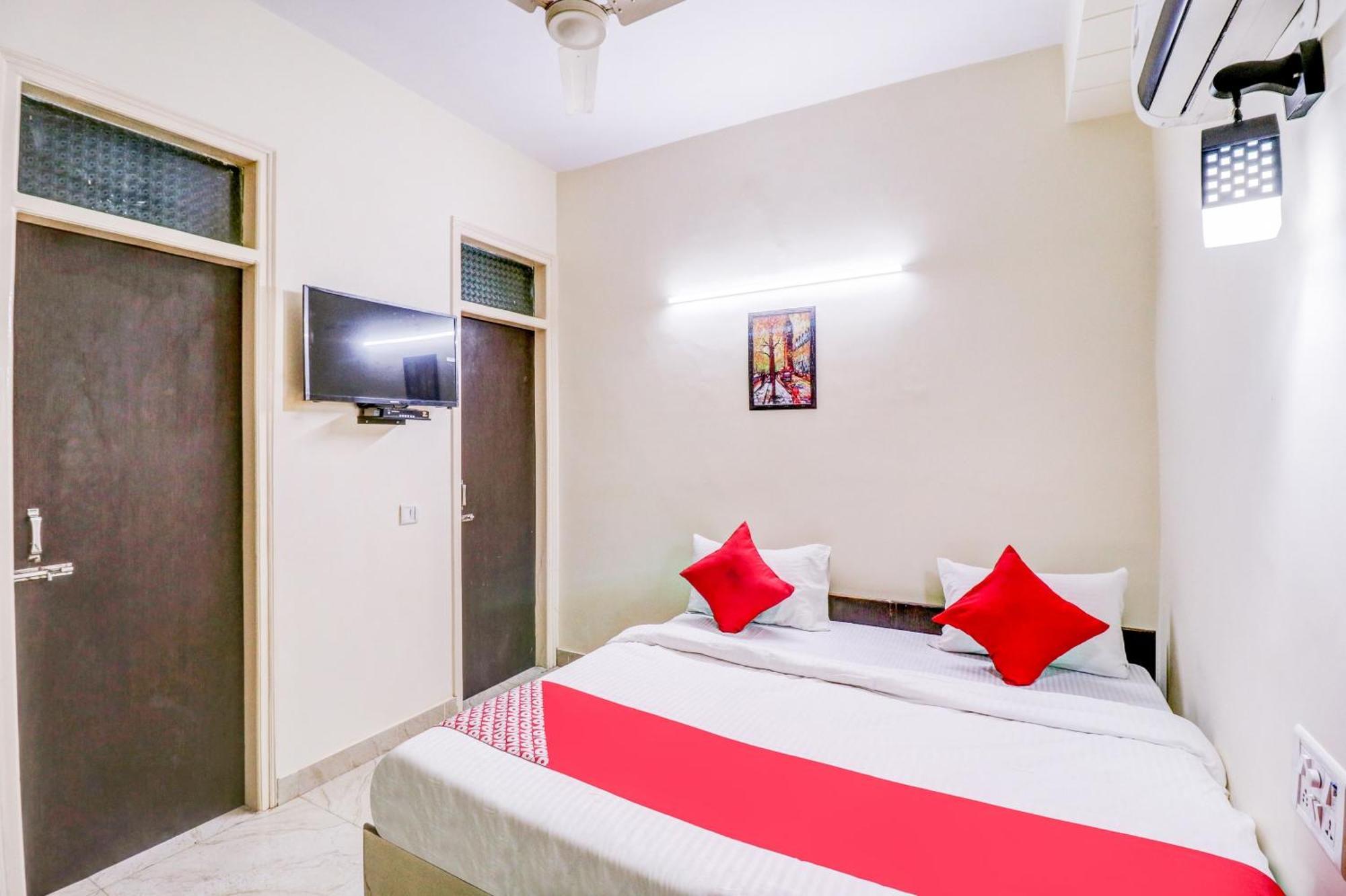 Hotel O Rs Hotels Near Pitampura Metro Δελχί Εξωτερικό φωτογραφία