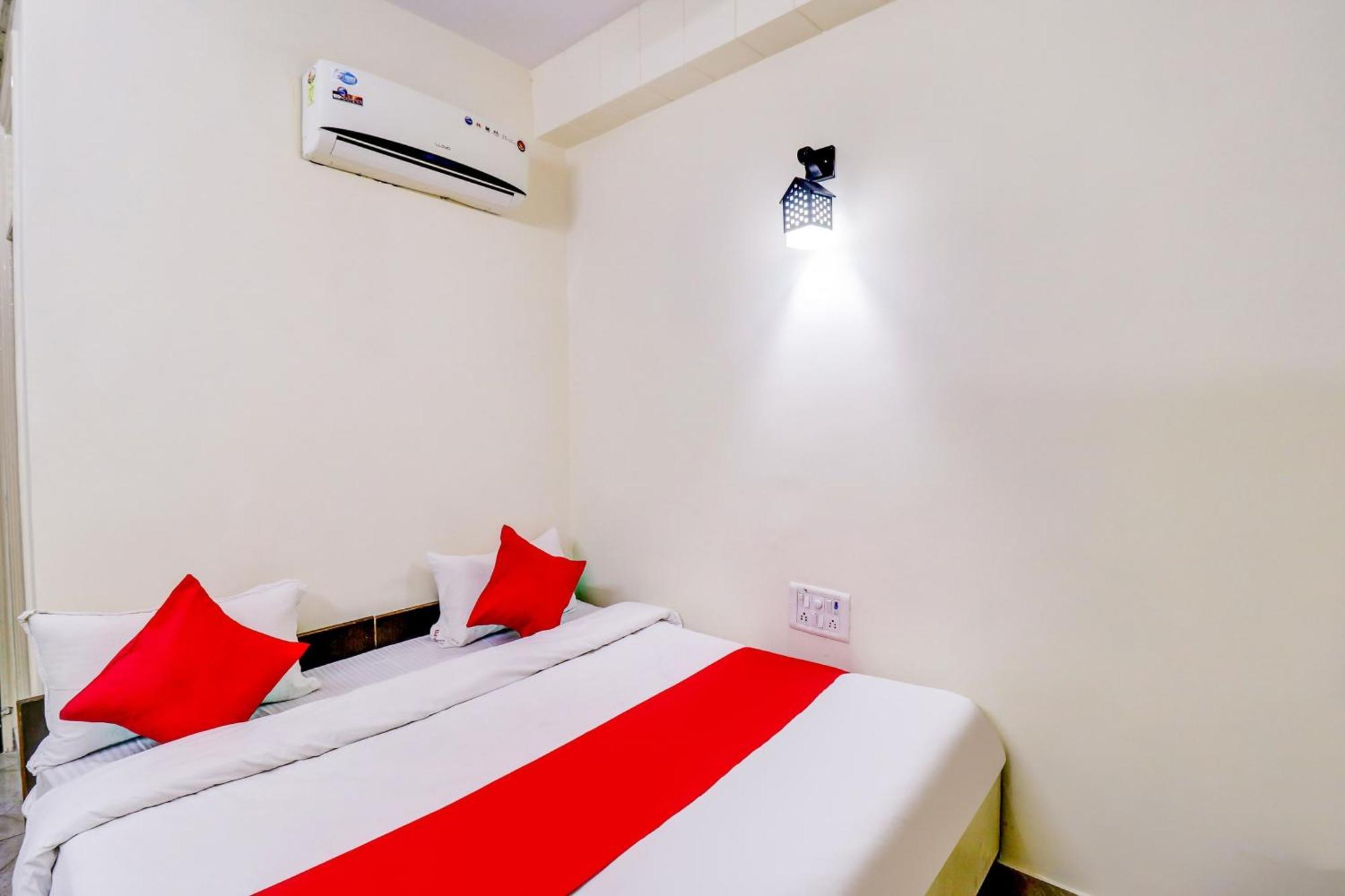 Hotel O Rs Hotels Near Pitampura Metro Δελχί Εξωτερικό φωτογραφία