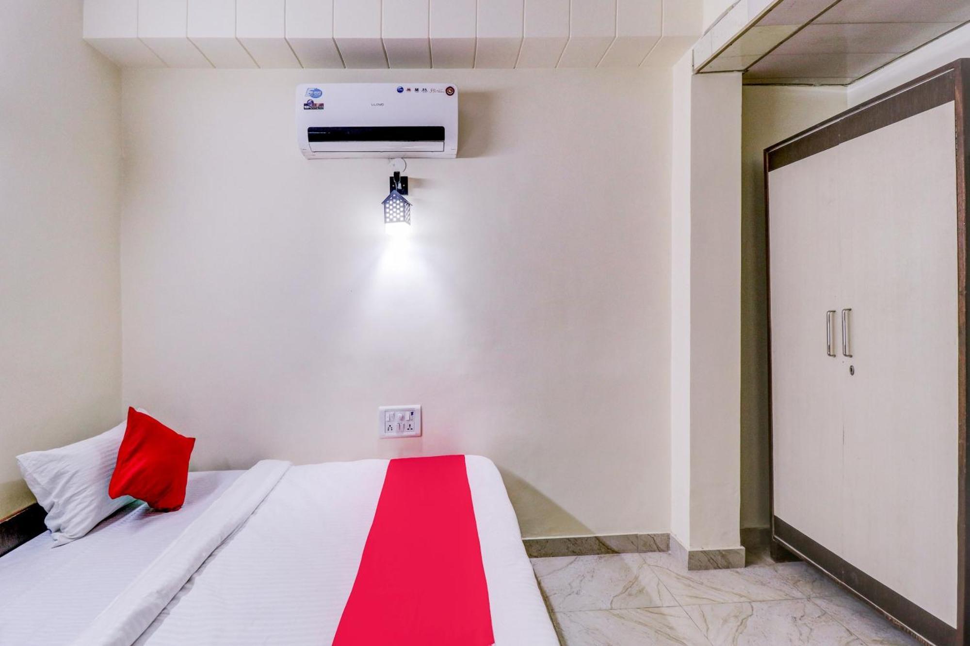 Hotel O Rs Hotels Near Pitampura Metro Δελχί Εξωτερικό φωτογραφία