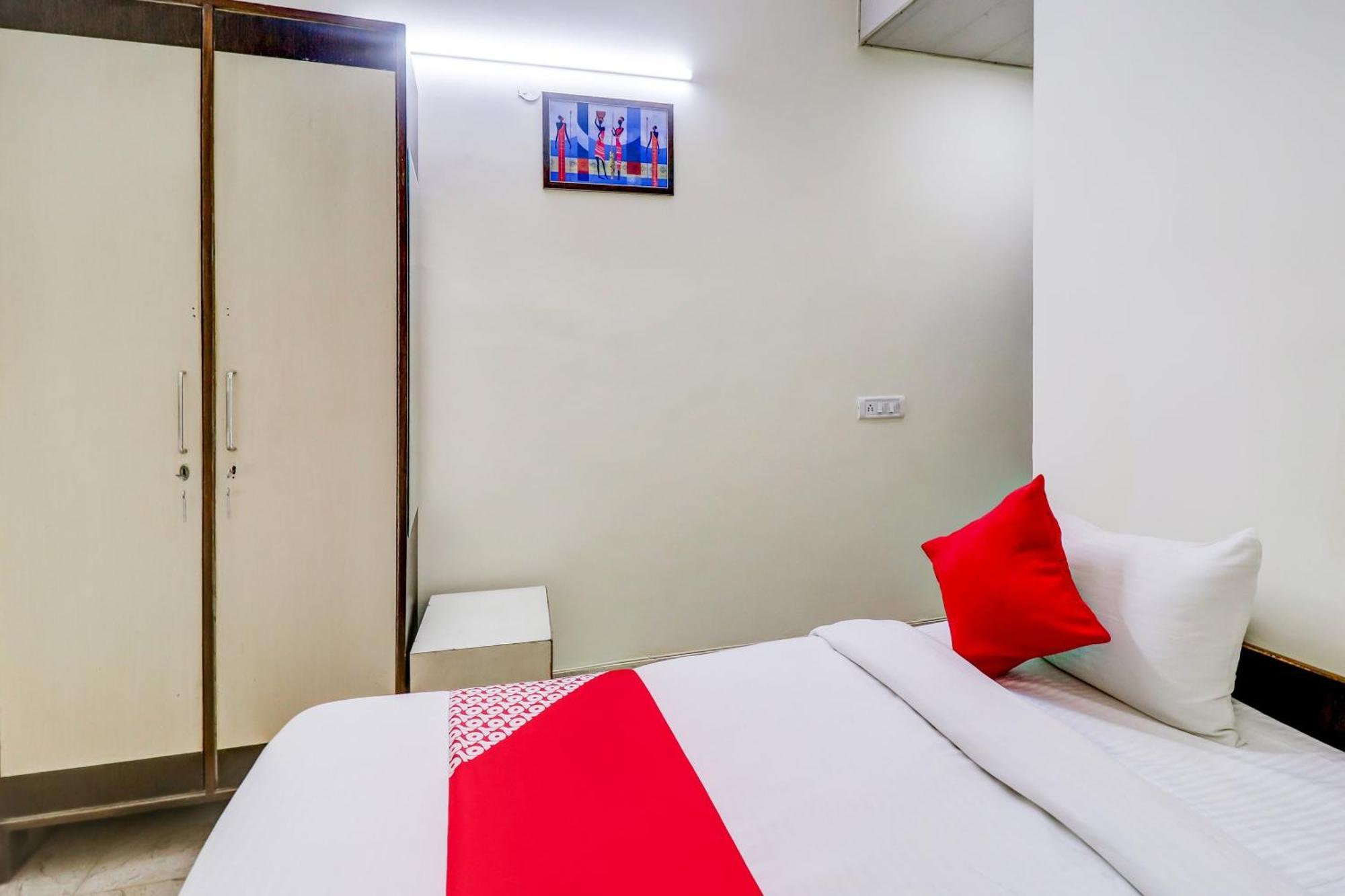 Hotel O Rs Hotels Near Pitampura Metro Δελχί Εξωτερικό φωτογραφία