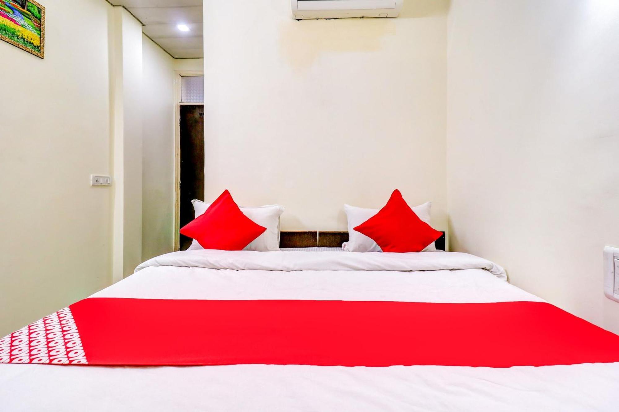 Hotel O Rs Hotels Near Pitampura Metro Δελχί Εξωτερικό φωτογραφία