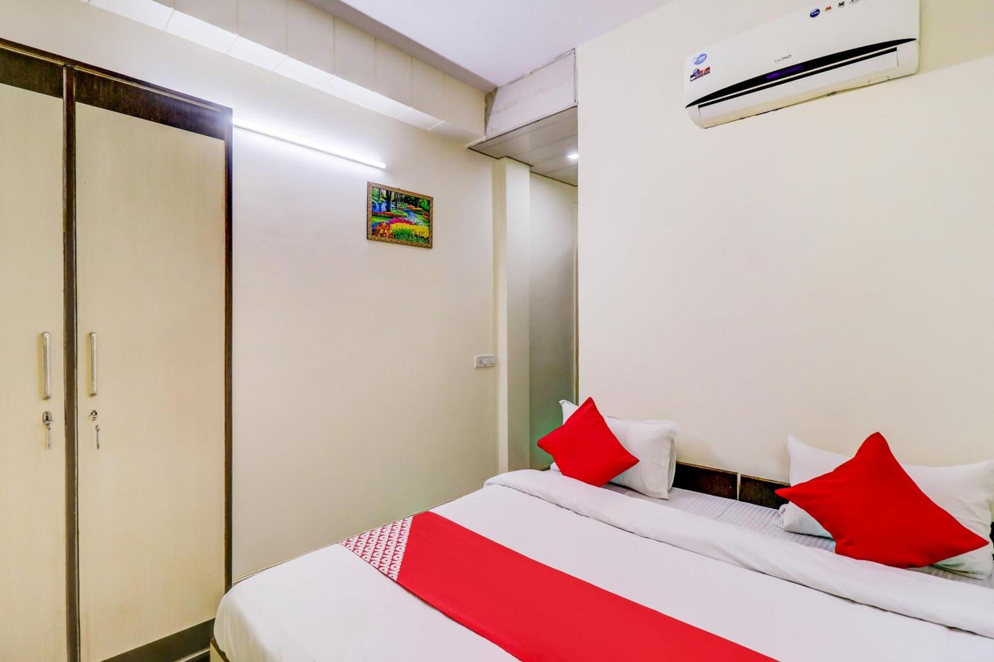 Hotel O Rs Hotels Near Pitampura Metro Δελχί Εξωτερικό φωτογραφία