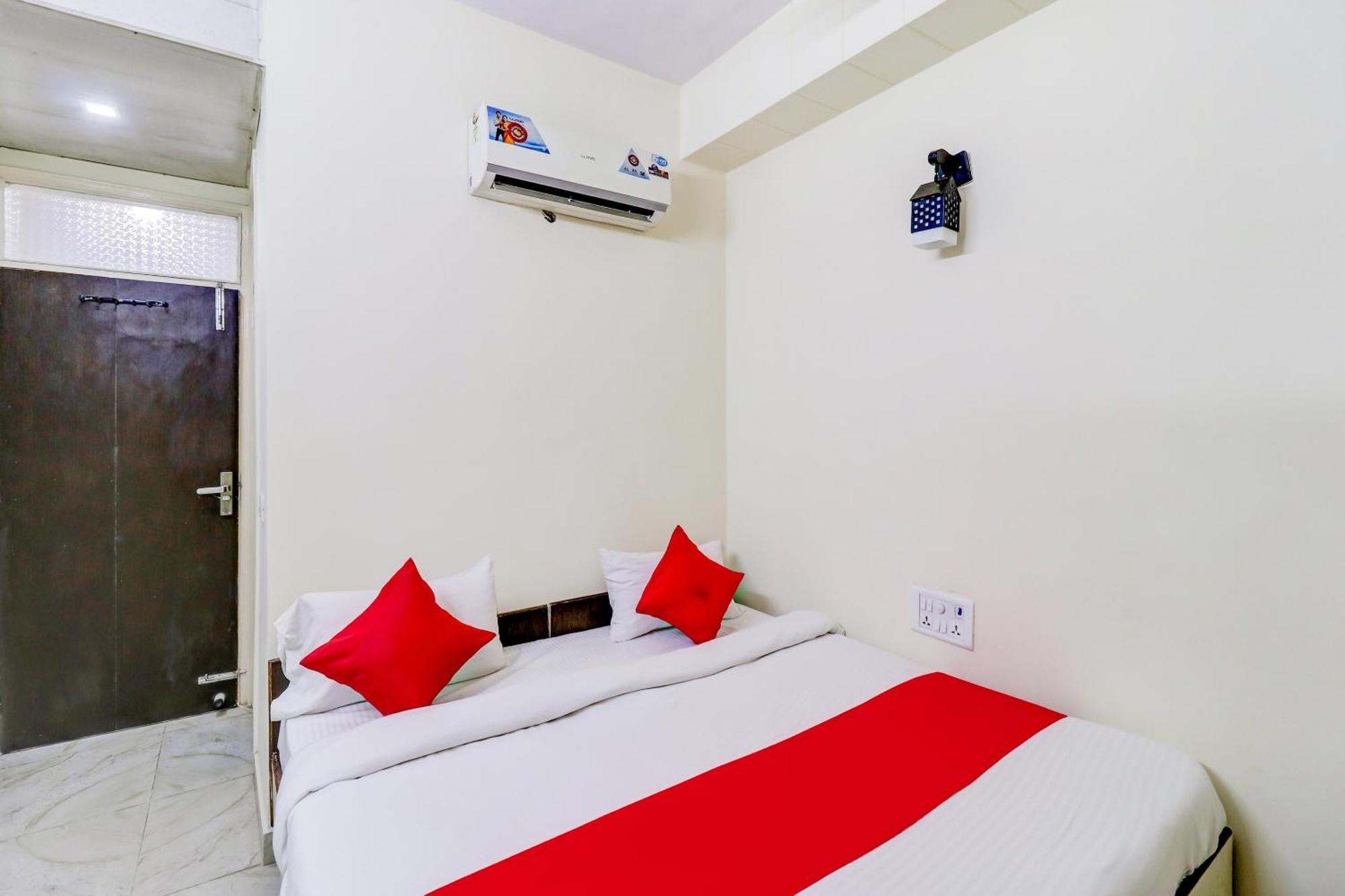 Hotel O Rs Hotels Near Pitampura Metro Δελχί Εξωτερικό φωτογραφία