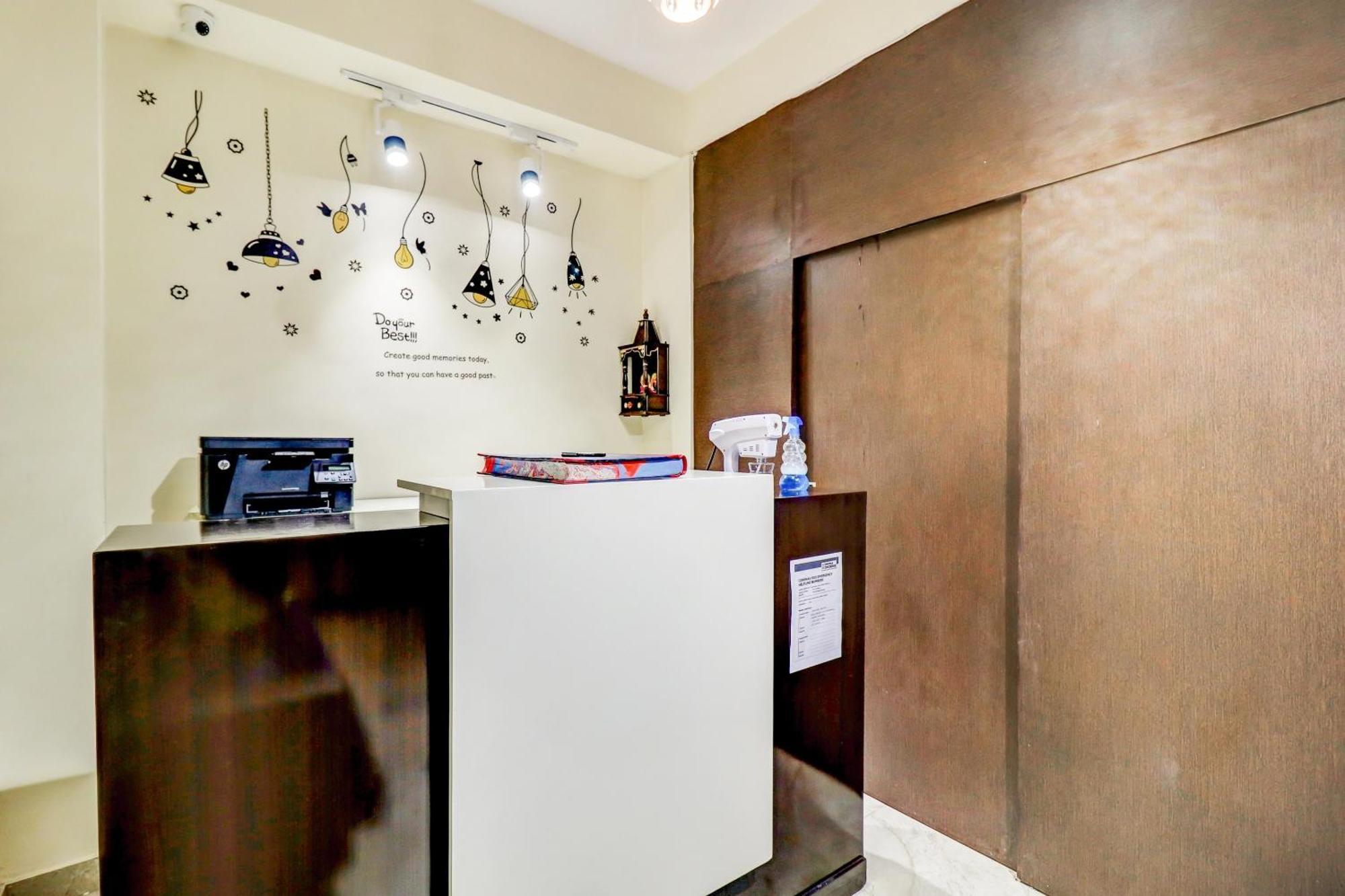 Hotel O Rs Hotels Near Pitampura Metro Δελχί Εξωτερικό φωτογραφία